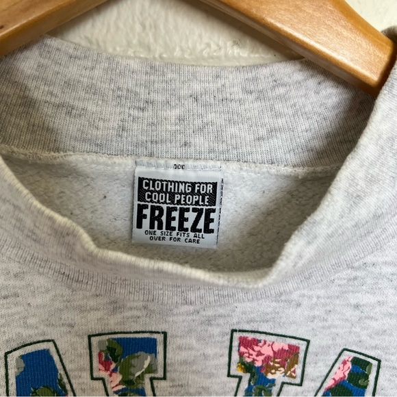 Freeze University of Hawaii Cropped Long Sleeve Sweatshirt-One Size - Picture 3 of 4